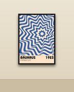 Bauhaus 1 en una pared clara con marco negro (imagen ilustrativa)