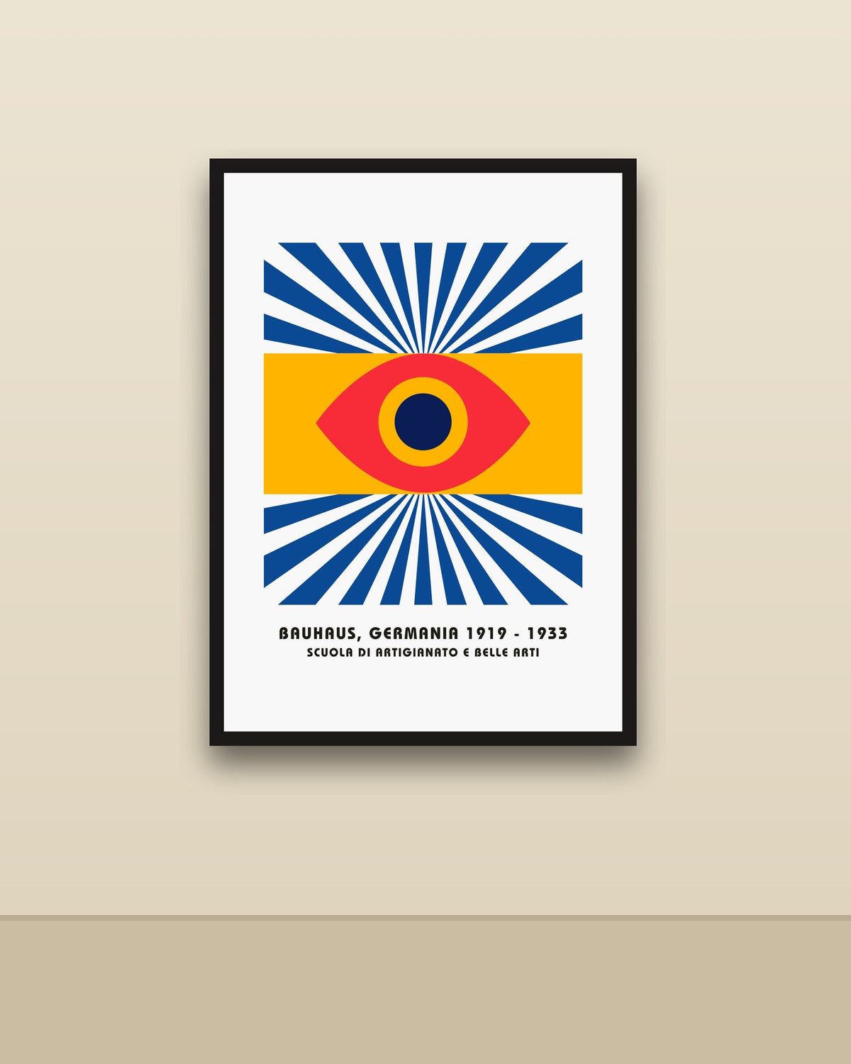 Bauhaus 3 en una pared clara con marco negro (imagen ilustrativa)