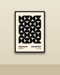 Bauhaus 10 en una pared clara con marco negro (imagen ilustrativa)