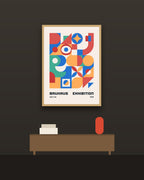 Bauhaus 11 en una pared oscura con marco de kiri claro (imagen ilustrativa)