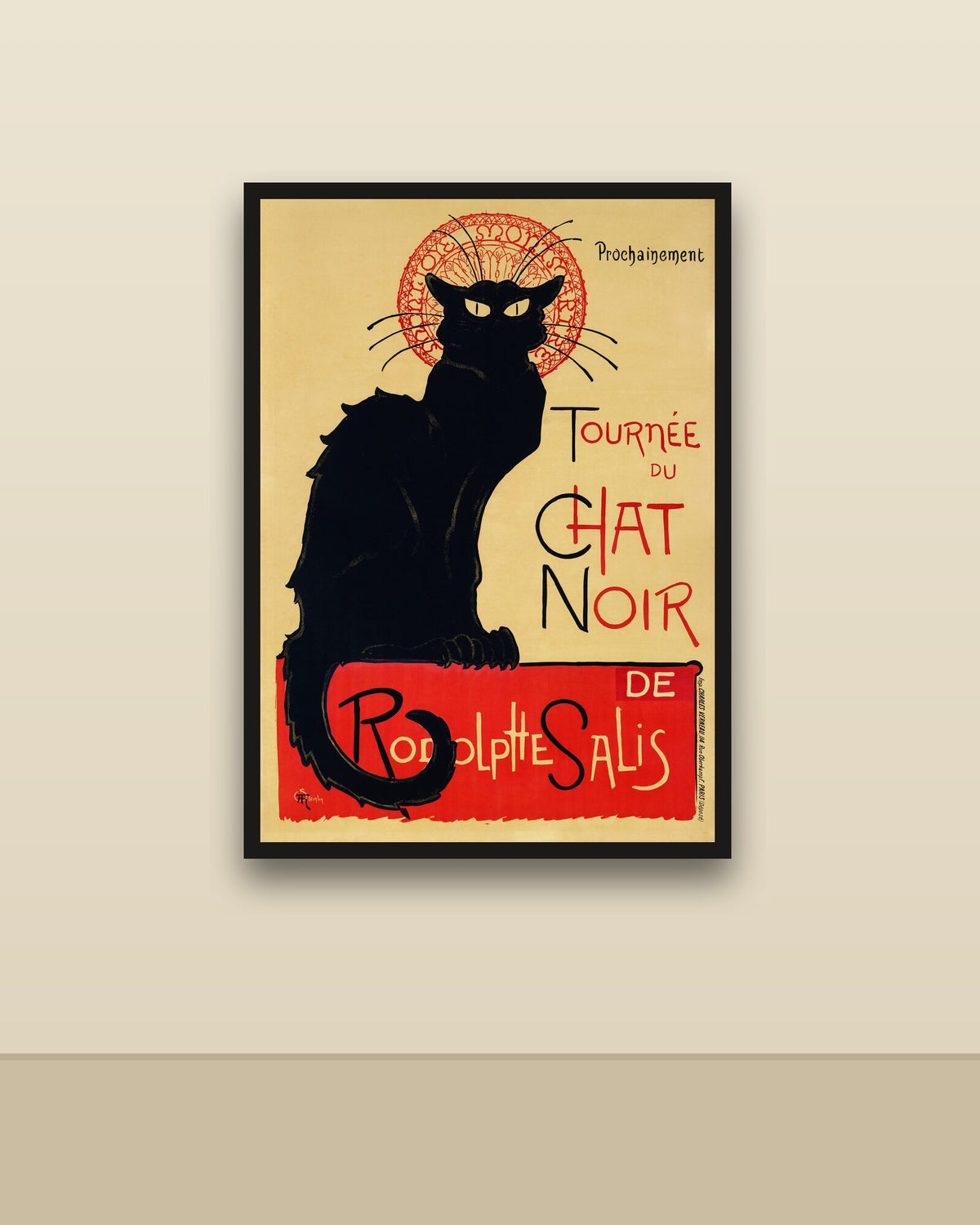 Le Chat Noir en una pared clara con marco negro (imagen ilustrativa)