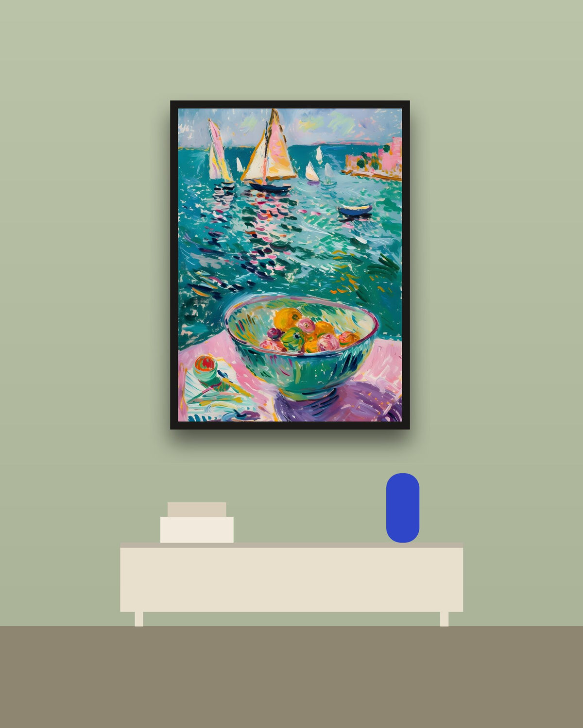 Veleros y frutas en una pared verde con marco negro (imagen ilustrativa)