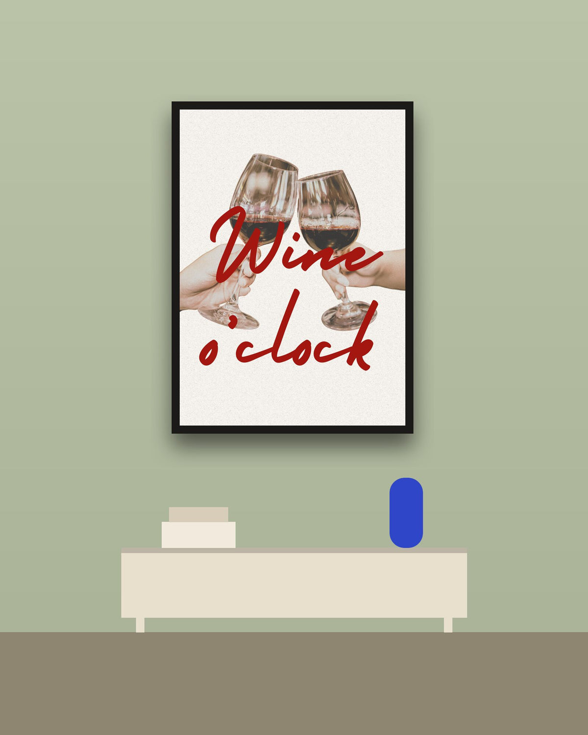 Wine o'clock en una pared verde con marco negro (imagen ilustrativa)
