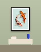 Koi en una pared verde con marco negro (imagen ilustrativa)