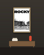 Rocky en una pared oscura con marco de kiri claro (imagen ilustrativa)