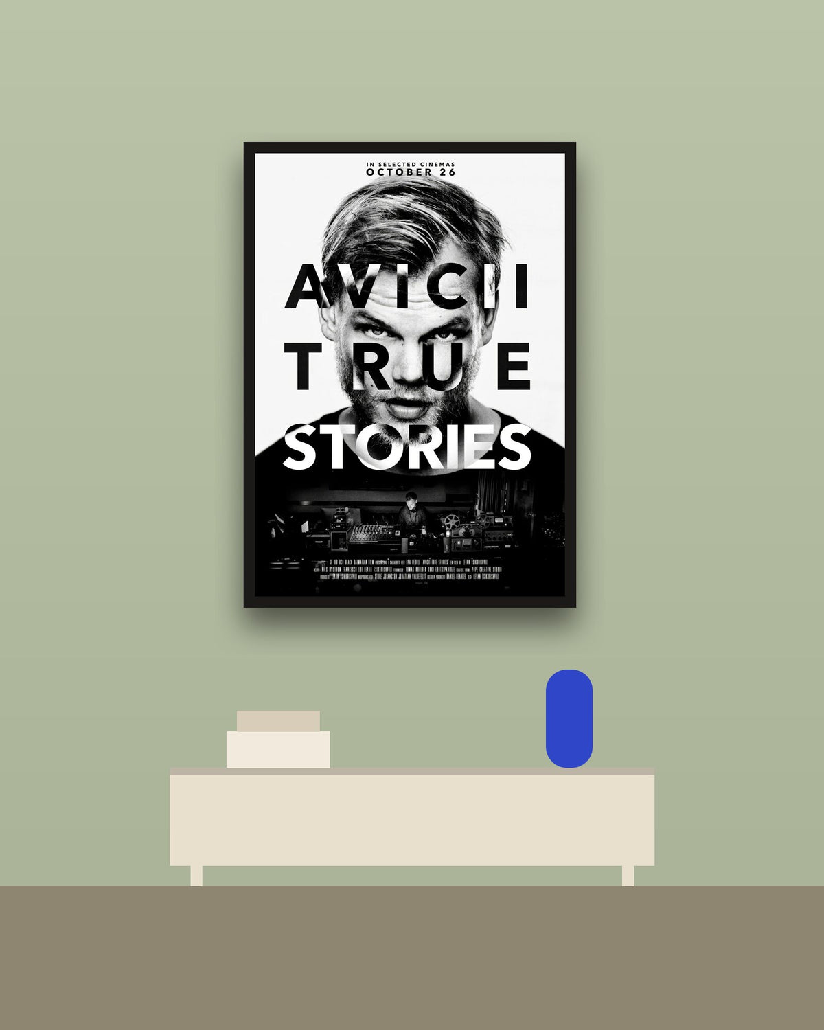 Avicii True Stories en una pared verde con marco negro (imagen ilustrativa)