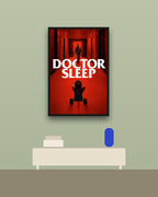 Doctor Sleep en una pared verde con marco negro (imagen ilustrativa)