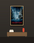 Inception en una pared oscura con marco de kiri claro (imagen ilustrativa)