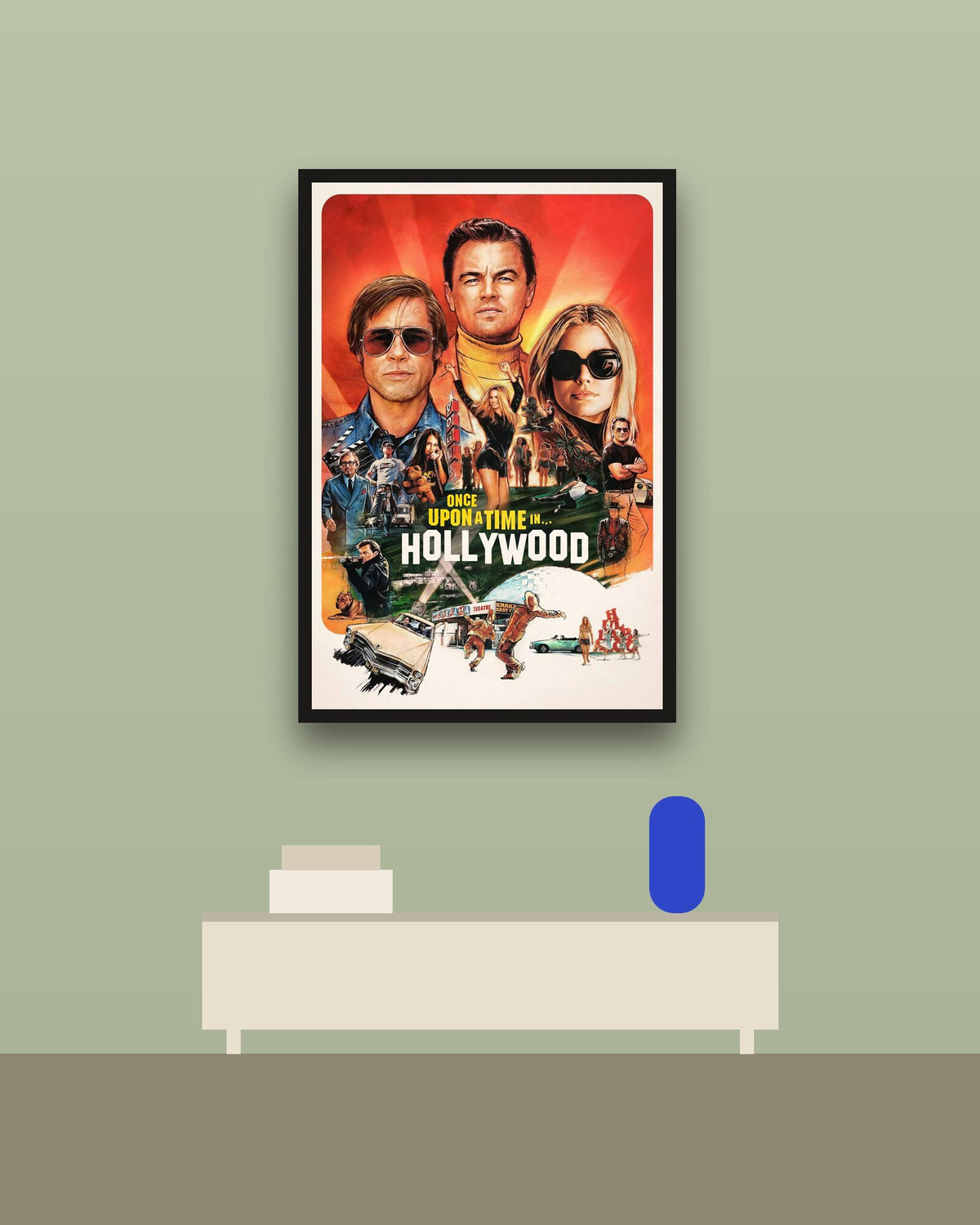 Once Upon a Time... in Hollywood en una pared verde con marco negro (imagen ilustrativa)