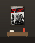 The Dirt en una pared oscura con marco de kiri claro (imagen ilustrativa)